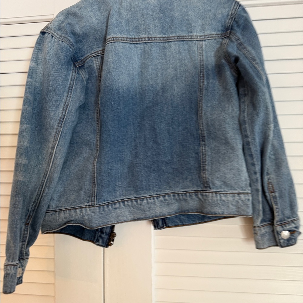 Treasure & Bond Blue Jean Jacket with Classic Denim Style kids large